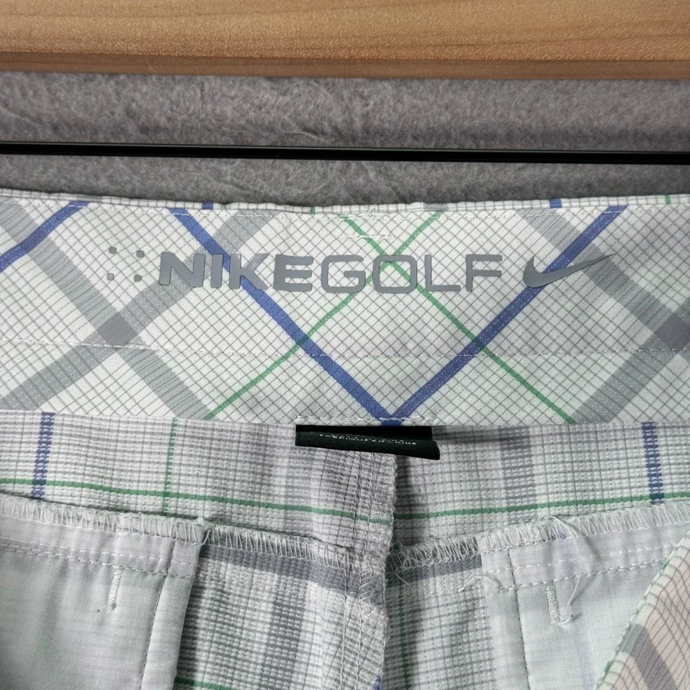 Nike Golf Chino Shorts Mens 34 White Plaid Flat Front Active Sportswear 12